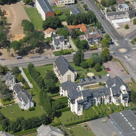 Lagrange Les Residences מלון דירות קאבורג